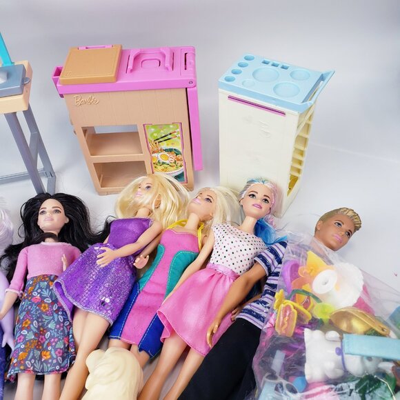 Mix Barbie Doll Lot and Accessories - Picture 3 of 9